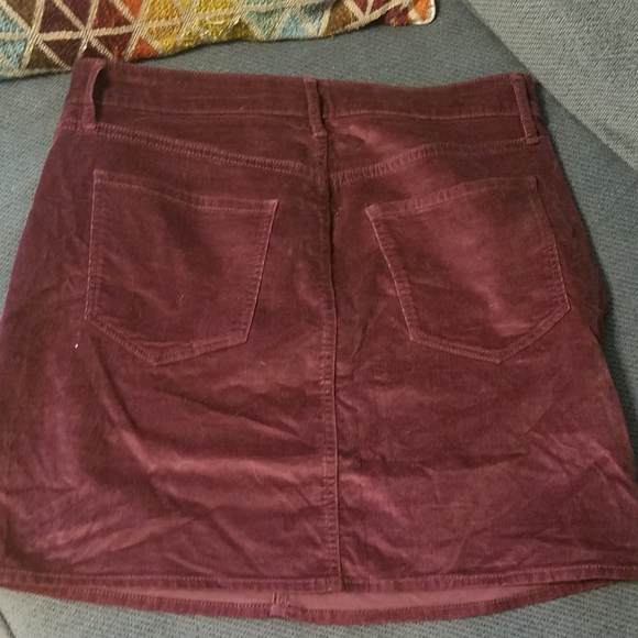 Old Navy Raisin Velvet Skirt for Women nwot - Picture 4 of 5